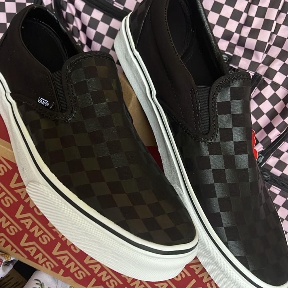 Vans WMNS Classic Slip-On (Checkerboard)Black/Black
VN000EYE276
Sneakers - Picture 9 of 15